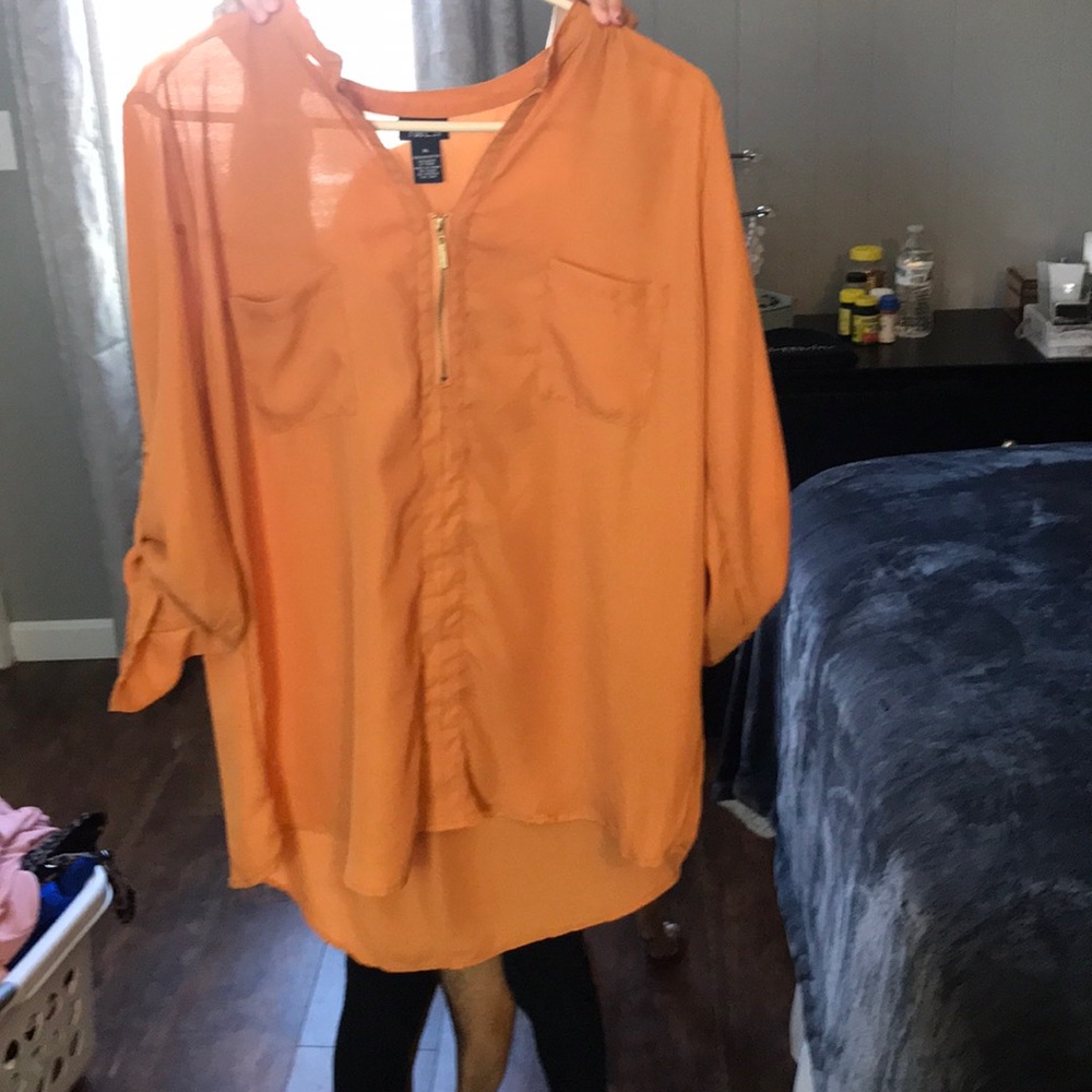 Women’s mustard colored 3/4 sleeve shirt